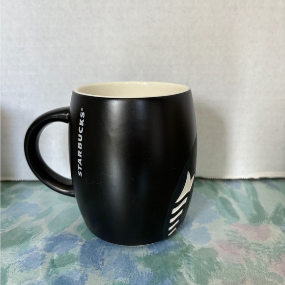 Starbucks Black and White Mermaid Siren Barrel Mug 2011 - Picture 2 of 6